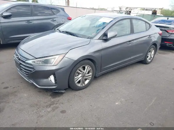 5NPD84LF8KH460241 2019 HYUNDAI ELANTRA - Image 2