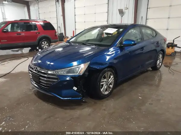 5NPD84LF8KH460868 2019 HYUNDAI ELANTRA - Image 2