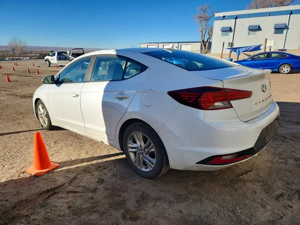 5NPD84LF8KH469912 2019 HYUNDAI ELANTRA - Image 2