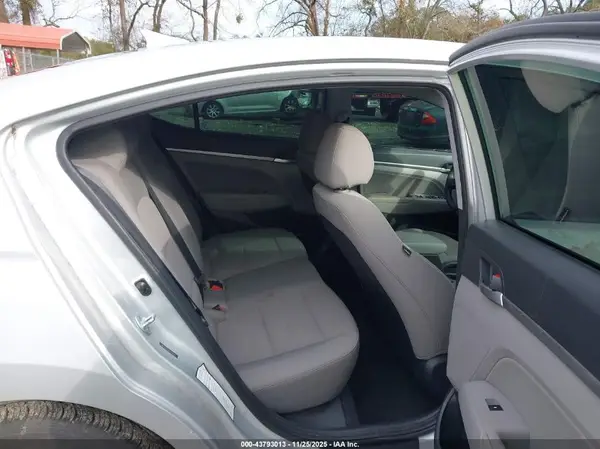 5NPD84LF8KH470025 2019 HYUNDAI ELANTRA - Image 8