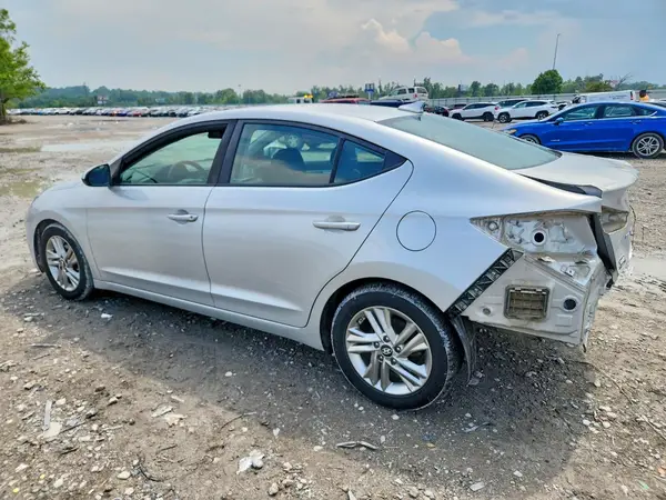 5NPD84LF8KH471014 2019 HYUNDAI ELANTRA - Image 2