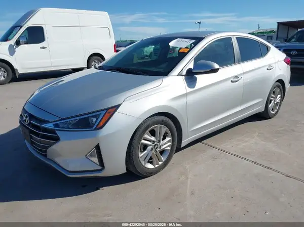 5NPD84LF8KH478075 2019 HYUNDAI ELANTRA - Image 2