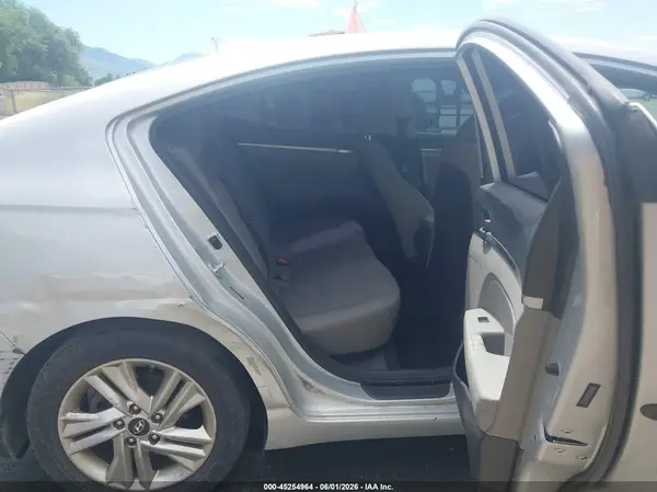 5NPD84LF8KH486273 2019 HYUNDAI ELANTRA - Image 8