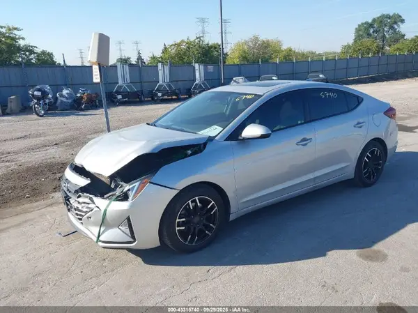 5NPD84LF8LH522562 2020 HYUNDAI ELANTRA - Image 2