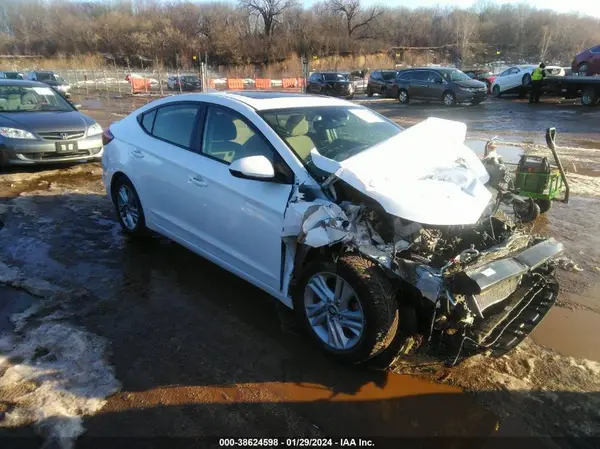 5NPD84LF8LH566769 2020 HYUNDAI ELANTRA - Image 1
