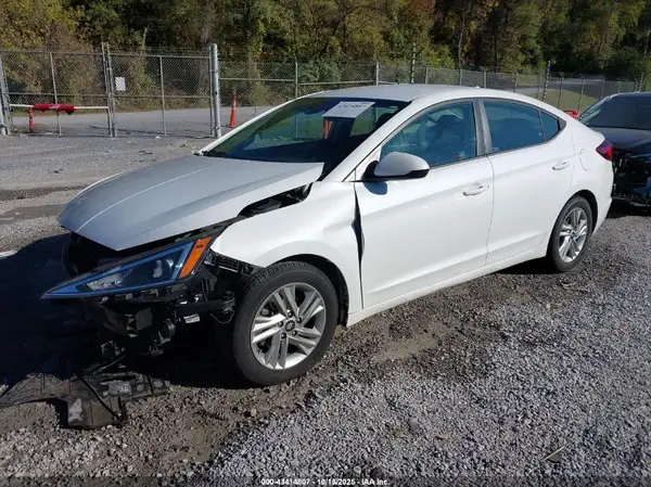 5NPD84LF8LH572832 2020 HYUNDAI ELANTRA - Image 2