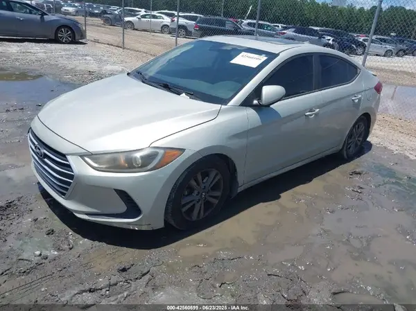 5NPD84LF9HH004242 2017 HYUNDAI ELANTRA - Image 2