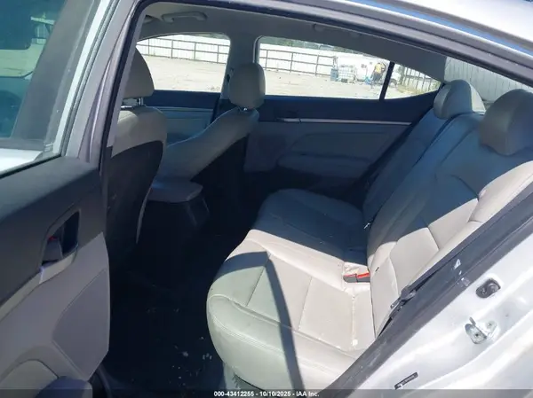5NPD84LF9HH015189 2017 HYUNDAI ELANTRA - Image 8