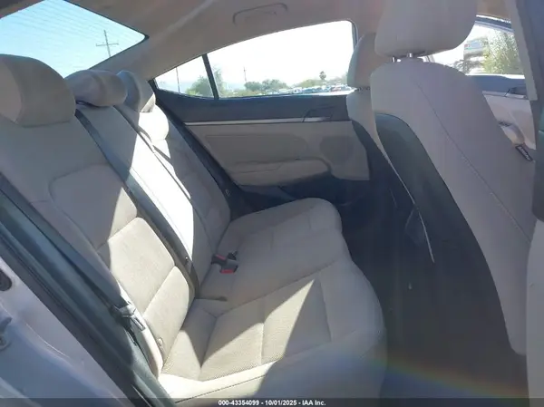 5NPD84LF9HH016262 2017 HYUNDAI ELANTRA - Image 8