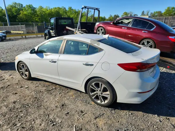 5NPD84LF9HH026595 2017 HYUNDAI ELANTRA - Image 2