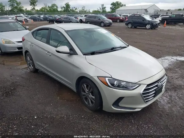 5NPD84LF9HH033627 2017 HYUNDAI ELANTRA - Image 1