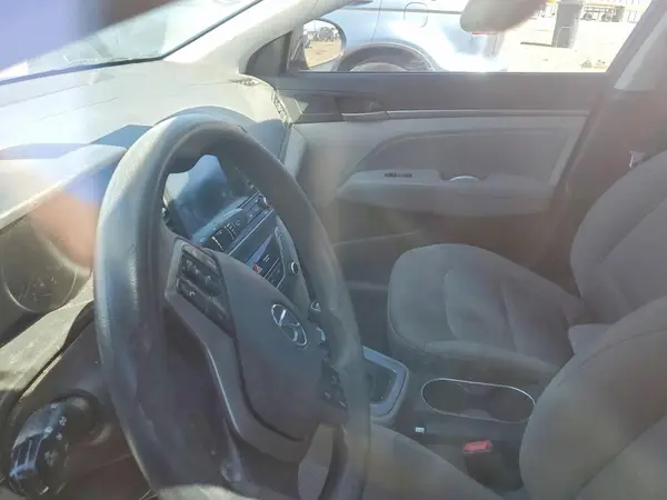 5NPD84LF9HH039881 2017 HYUNDAI ELANTRA - Image 8