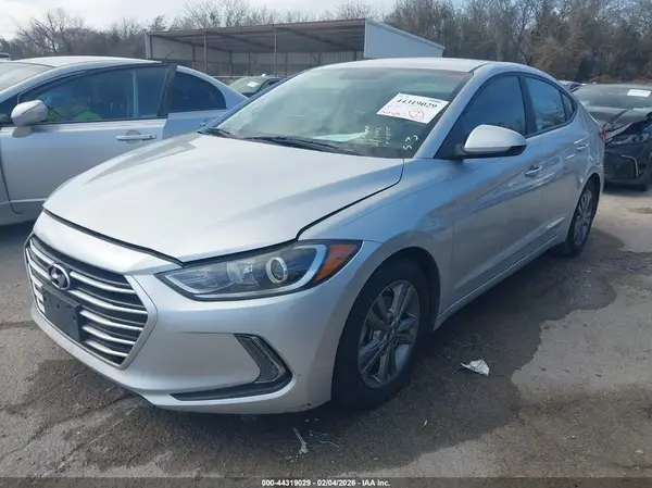 5NPD84LF9HH043834 2017 HYUNDAI ELANTRA - Image 2