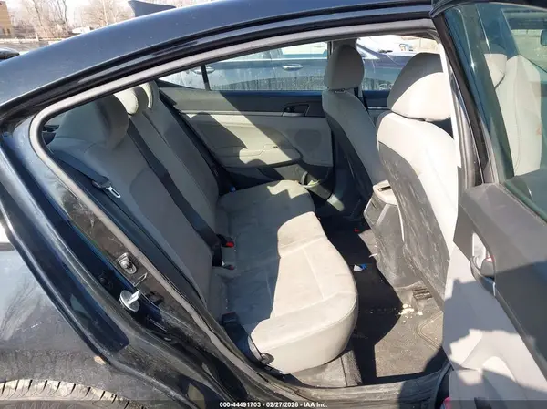 5NPD84LF9HH044773 2017 HYUNDAI ELANTRA - Image 8