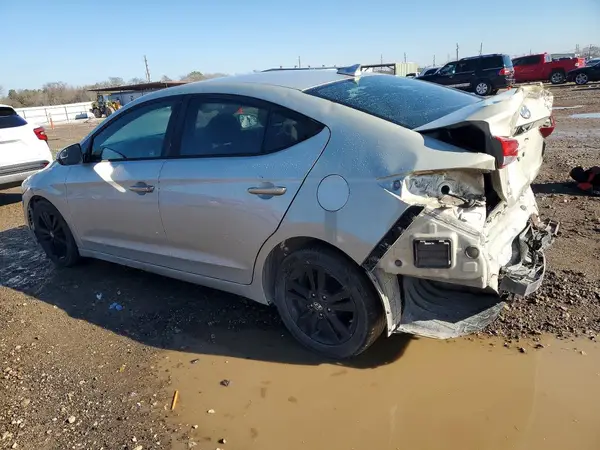5NPD84LF9HH044935 2017 HYUNDAI ELANTRA - Image 2