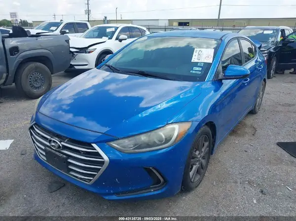 5NPD84LF9HH047740 2017 HYUNDAI ELANTRA - Image 2