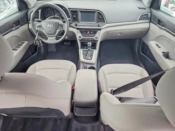 5NPD84LF9HH048080 2017 HYUNDAI ELANTRA - Image 8