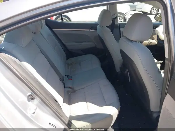 5NPD84LF9HH049973 2017 HYUNDAI ELANTRA - Image 8