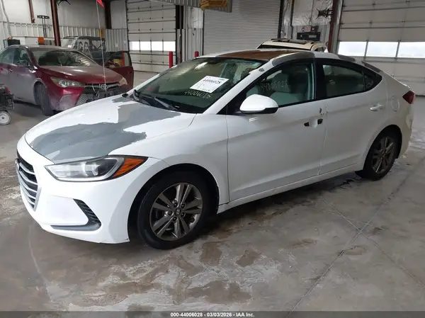 5NPD84LF9HH052212 2017 HYUNDAI ELANTRA - Image 2