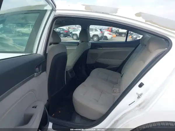 5NPD84LF9HH052212 2017 HYUNDAI ELANTRA - Image 8