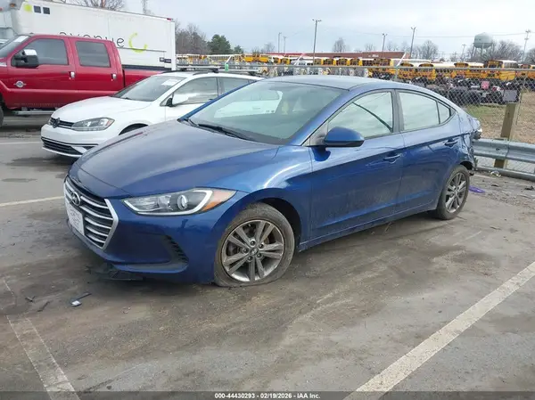 5NPD84LF9HH055692 2017 HYUNDAI ELANTRA - Image 2