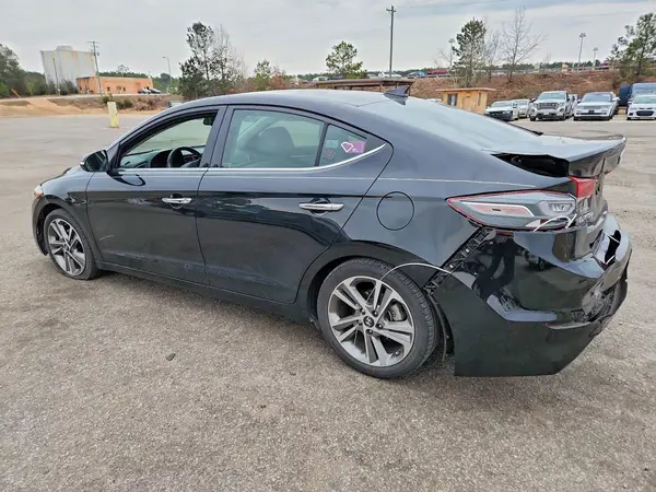 5NPD84LF9HH057698 2017 HYUNDAI ELANTRA - Image 2