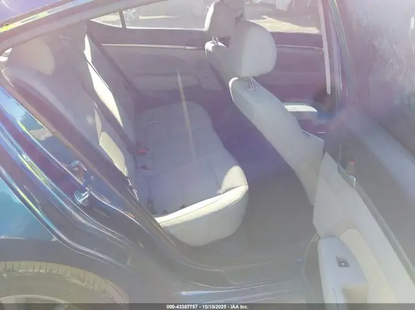 5NPD84LF9HH058625 2017 HYUNDAI ELANTRA - Image 8