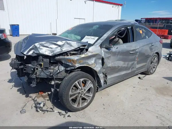 5NPD84LF9HH064277 2017 HYUNDAI ELANTRA - Image 2