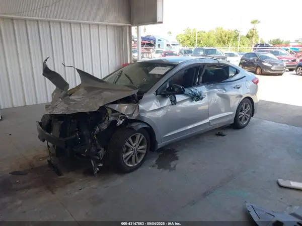5NPD84LF9HH067261 2017 HYUNDAI ELANTRA - Image 2