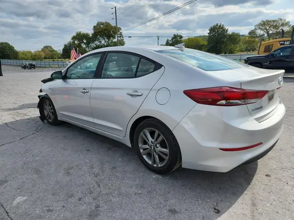 5NPD84LF9HH069768 2017 HYUNDAI ELANTRA - Image 2