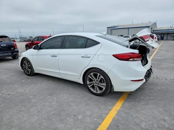 5NPD84LF9HH070922 2017 HYUNDAI ELANTRA - Image 2