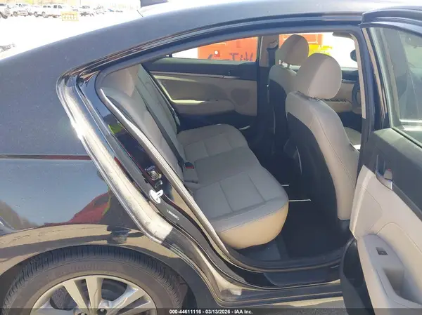 5NPD84LF9HH073674 2017 HYUNDAI ELANTRA - Image 8