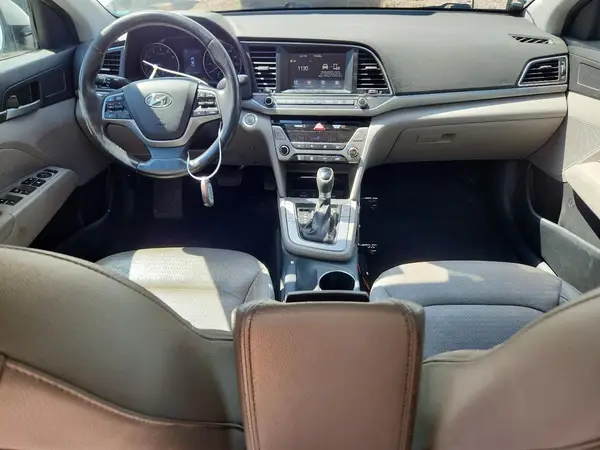 5NPD84LF9HH075442 2017 HYUNDAI ELANTRA - Image 8