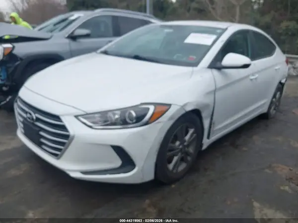 5NPD84LF9HH077482 2017 HYUNDAI ELANTRA - Image 2