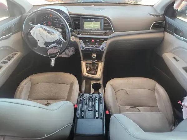 5NPD84LF9HH077904 2017 HYUNDAI ELANTRA - Image 8