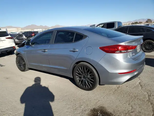 5NPD84LF9HH079572 2017 HYUNDAI ELANTRA - Image 2