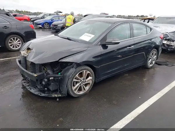 5NPD84LF9HH082388 2017 HYUNDAI ELANTRA - Image 2