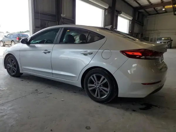5NPD84LF9HH085386 2017 HYUNDAI ELANTRA - Image 2