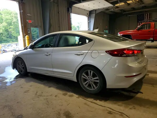 5NPD84LF9HH090250 2017 HYUNDAI ELANTRA - Image 2