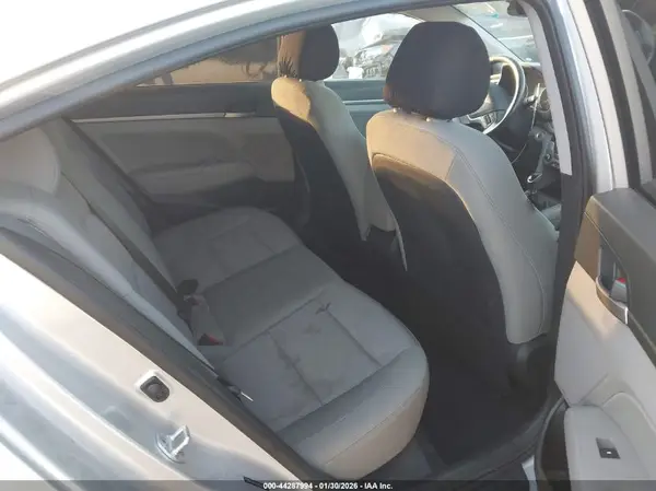 5NPD84LF9HH091012 2017 HYUNDAI ELANTRA - Image 8