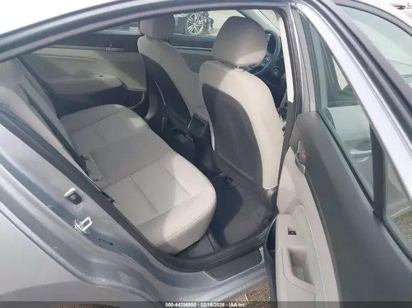 5NPD84LF9HH117821 2017 HYUNDAI ELANTRA - Image 8
