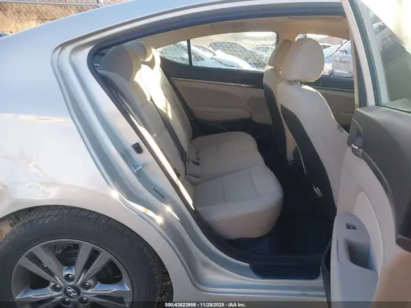 5NPD84LF9HH122775 2017 HYUNDAI ELANTRA - Image 8