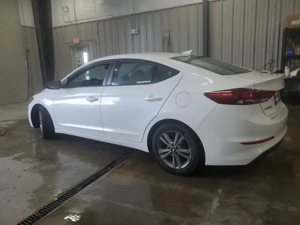 5NPD84LF9HH130679 2017 HYUNDAI ELANTRA - Image 2