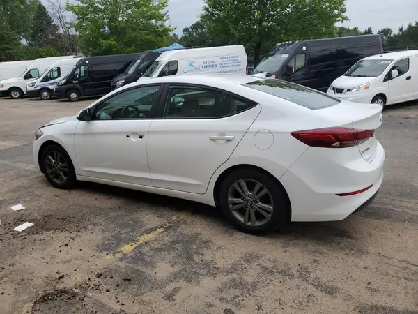 5NPD84LF9HH130701 2017 HYUNDAI ELANTRA - Image 2