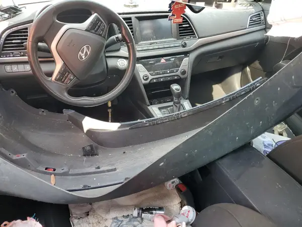 5NPD84LF9HH134084 2017 HYUNDAI ELANTRA - Image 8