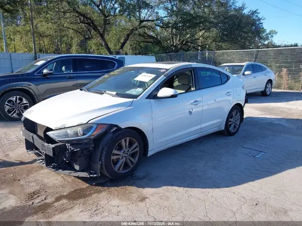 5NPD84LF9HH136210 2017 HYUNDAI ELANTRA - Image 2