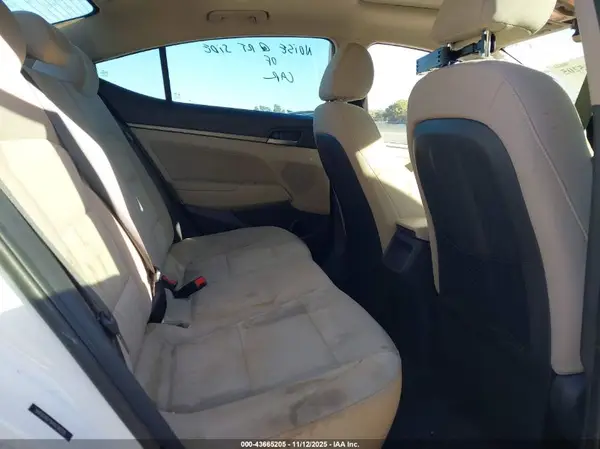 5NPD84LF9HH136210 2017 HYUNDAI ELANTRA - Image 8
