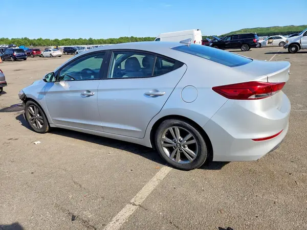 5NPD84LF9HH142038 2017 HYUNDAI ELANTRA - Image 2