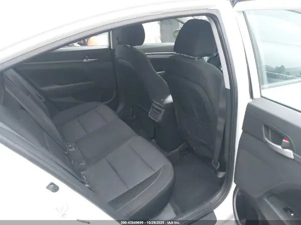 5NPD84LF9HH142878 2017 HYUNDAI ELANTRA - Image 8