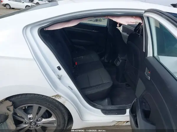 5NPD84LF9HH146039 2017 HYUNDAI ELANTRA - Image 8